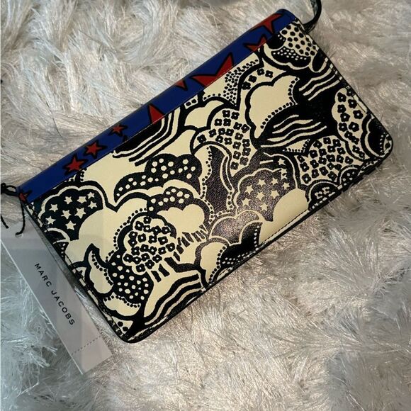 Marc Jacobs Patterned Leather Crossbody Bag - Picture 4 of 5